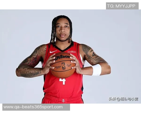 小卡称赞训练营表现出色年轻球员防守沟通能力显著提升