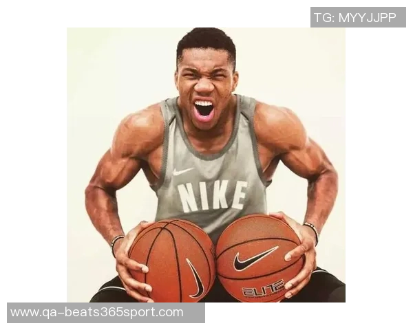 字母哥新赛季定妆照展现强大肌肉压迫感迎接生涯第13个赛季的挑战 字母哥新赛季定妆照展现强大肌肉压迫感迎接生涯第13个赛季的挑战