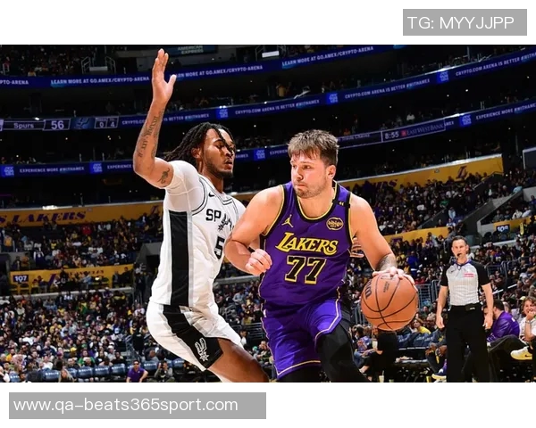 东契奇与里夫斯联手创造罚球新纪录湖人比赛表现令人失望 东契奇与里夫斯联手创造罚球新纪录湖人比赛表现令人失望