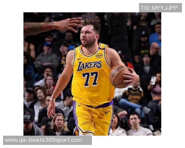 东契奇与里夫斯联手创造罚球新纪录湖人比赛表现令人失望 东契奇与里夫斯联手创造罚球新纪录湖人比赛表现令人失望