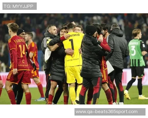 苏莱禁区前精彩兜射破门助罗马首开纪录1-0领先对手 苏莱禁区前精彩兜射破门助罗马首开纪录1-0领先对手